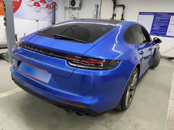 Porsche Panamera 2019 Panamera GTS 4.0 T — фото 14