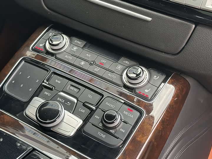 Audi A8 2016 A 8 L 45 TFSI quattro Luxury — фото 16