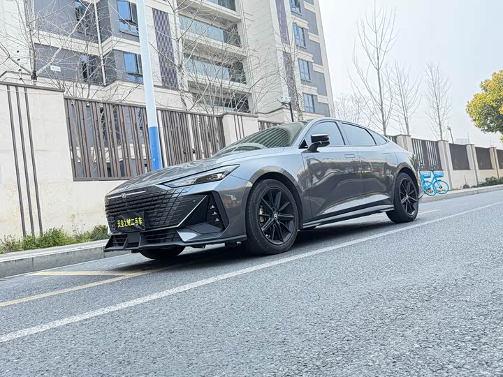 Changan UNI-V 2023 1.5 T Premium — фото 4