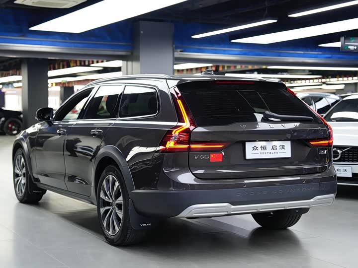 Volvo V90 2024 Cross Country B 5 AWD — фото 6