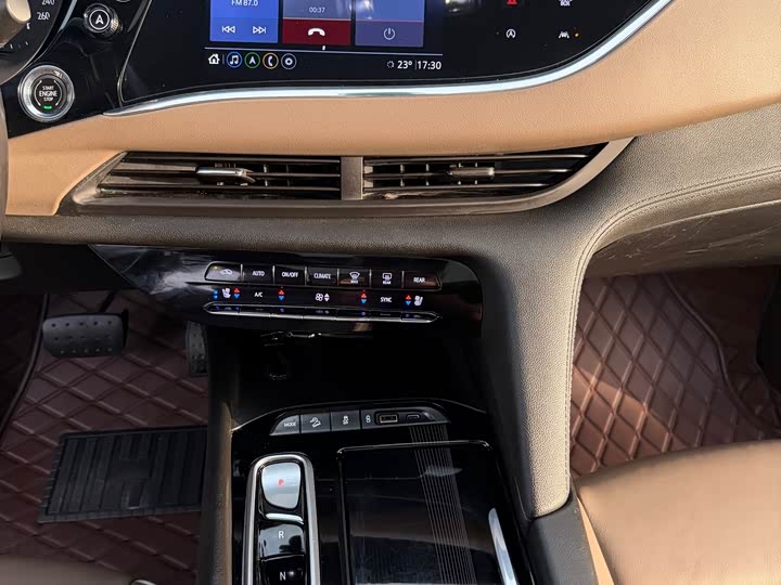 Buick Enclave — фото 19