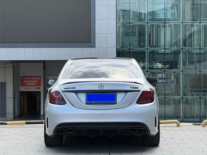 Mercedes-Benz C-Class 2017 AMG C 63 S — фото 9