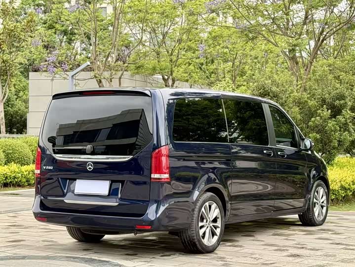 Mercedes-Benz V-Class 2021 V 260 — фото 9