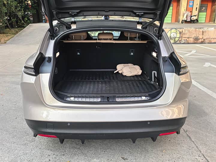 NIO ET5T 2024 75k Wh Touring — фото 12