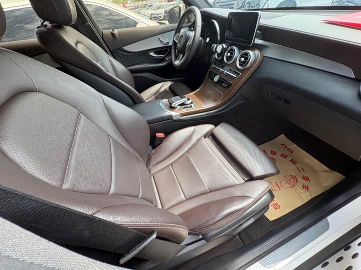 Mercedes-Benz GLC 200 4MATIC — фото 13