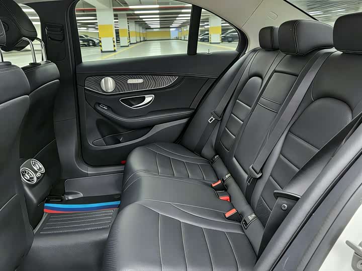 Mercedes-Benz C-Class 2017 C 180 L — фото 6