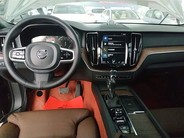 Volvo XC60 2021 T 5 4 WD — фото 10