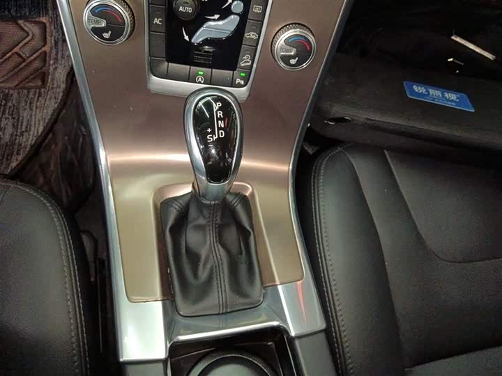 Volvo XC60 2017 T 5 AWD — фото 6