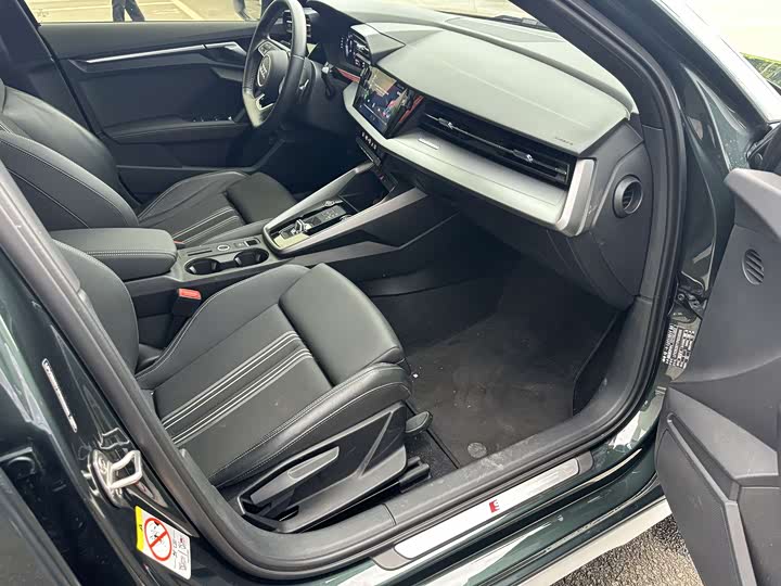 Audi A3 Sportback 35 TFSI спорт — фото 8