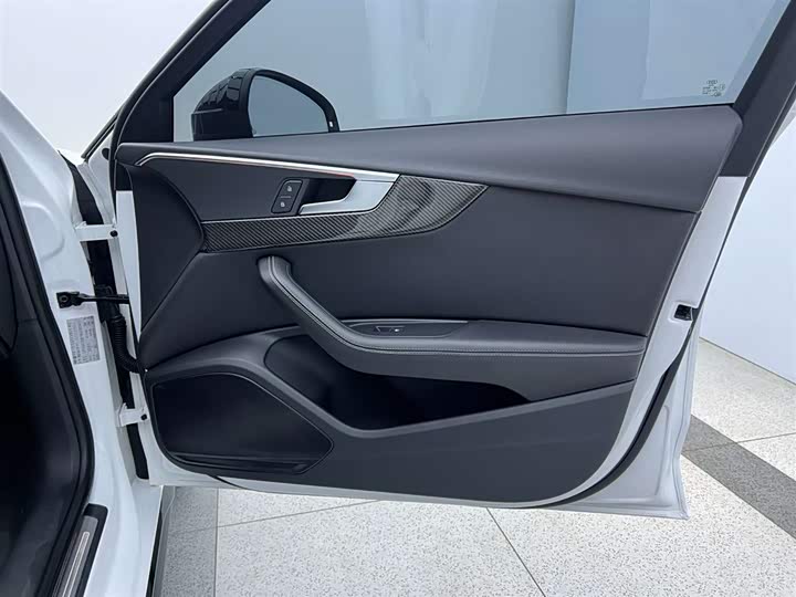 Audi A4L 2022 40 TFSI — фото 29