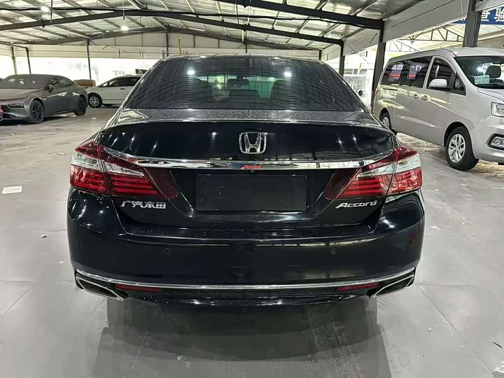 Honda Accord — фото 5