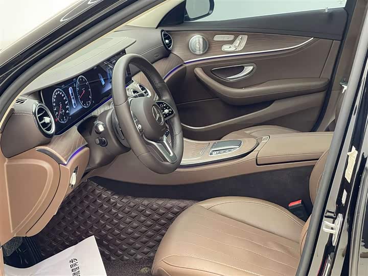 Mercedes-Benz E-Class 2020 E 300 L Luxury — фото 13