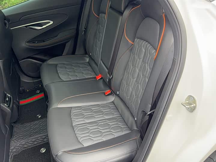 Changan UNI-T 2022 1.5 T Premium — фото 14