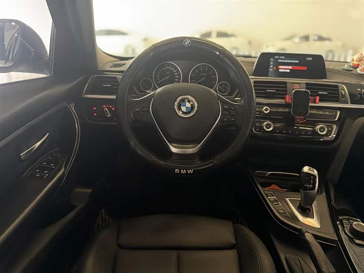 BMW 3-Series 2018 320 Li — фото 14