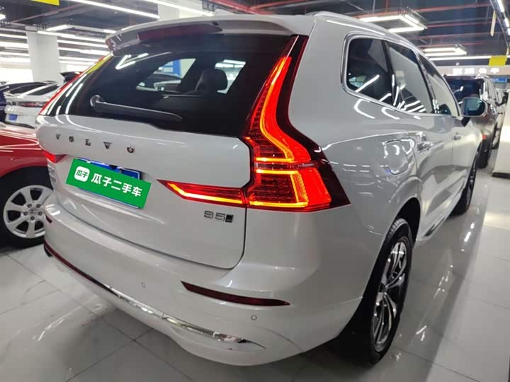 Volvo XC60 2025 B 5 4 WD — фото 7