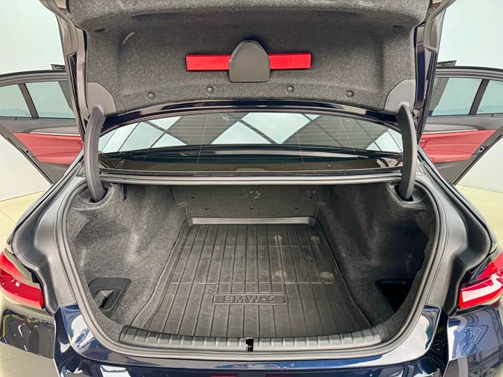 BMW 5-Series 2022 530 Li Leading M — фото 24