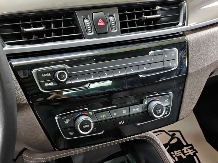BMW X1 2019 x Drive 20 Li — фото 17