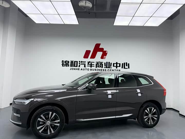 Volvo XC60 2025 B 5 4 WD — фото 5