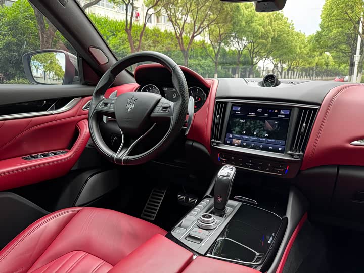 Maserati Levante 2022 3.0 T Modena — фото 15