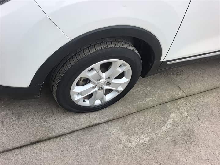 Changan CS15 2016 1.5 L MT — фото 23