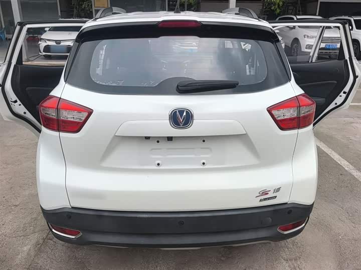 Changan CS15 2016 1.5 L MT — фото 6