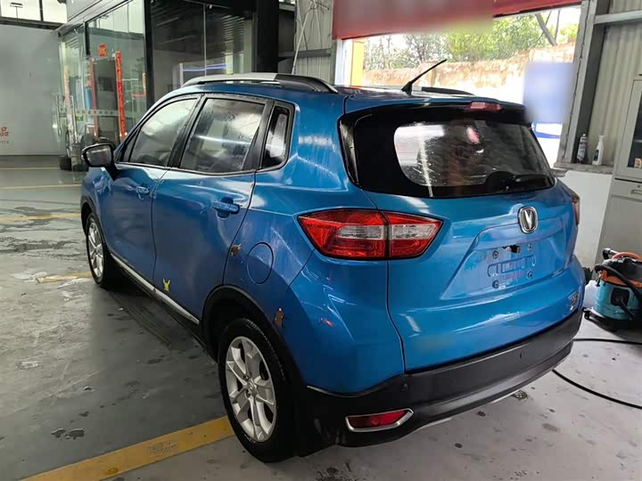 Changan CS15 2016 1.5 L MT — фото 5
