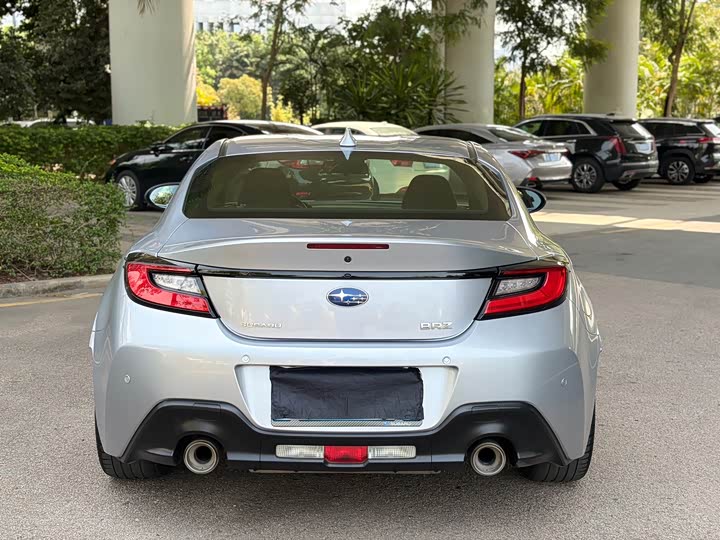 Subaru BRZ 2023 2.4 L MT 10 — фото 5