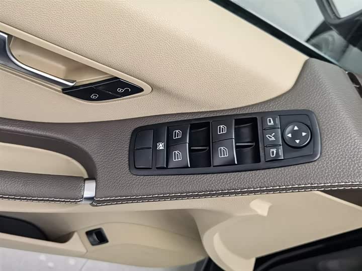 Mercedes-Benz R-Class R 320 4MATIC — фото 9