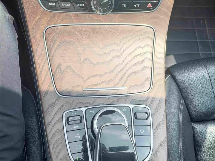 Mercedes-Benz E-Class рестайлинг E 200 L — фото 19