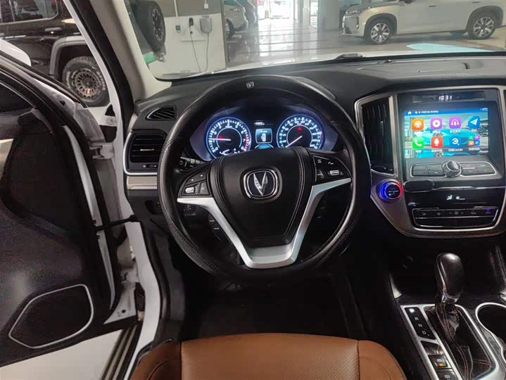 Changan CS95 2017 2.0 T 2 WD — фото 11