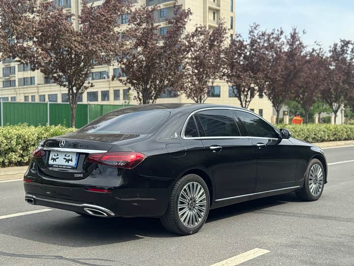 Mercedes-Benz E-Class 2022 E 300 L — фото 15
