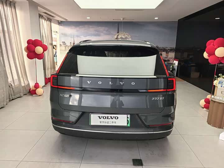 Volvo XC70 Hybrid 2026 4 WD Core — фото 16