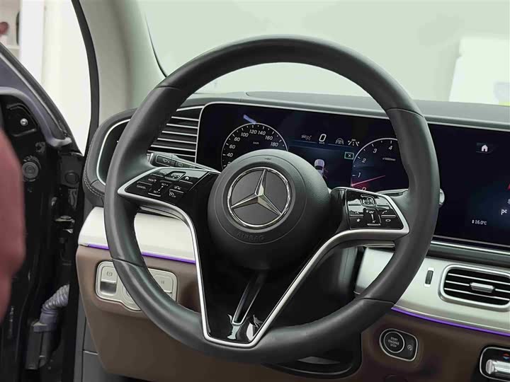 Mercedes-Benz GLS 2024 GLS 400 4 MATIC — фото 12