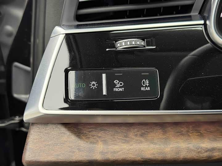 Audi Q7 2023 55 TFSI quattro S line Sport — фото 18