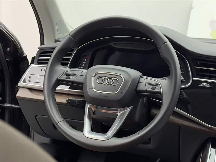 Audi Q7 2023 55 TFSI quattro S line Sport — фото 12