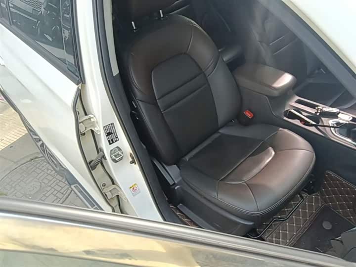 Trumpchi GS4 2017 235 T AT 2 WD — фото 24