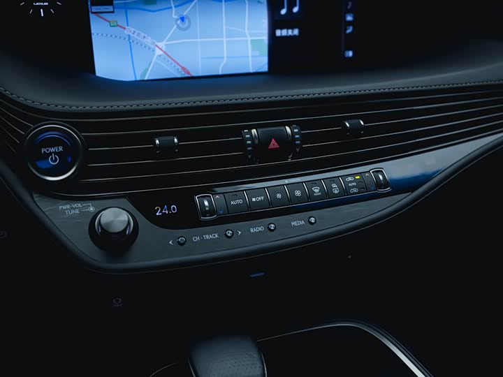 Lexus LS 2018 500h F SPORT V — фото 14