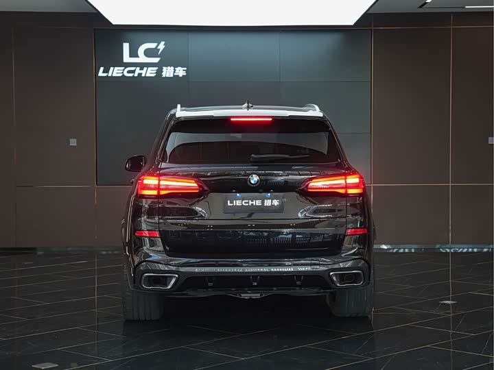 BMW X5 2021 x Drive 40i M — фото 18