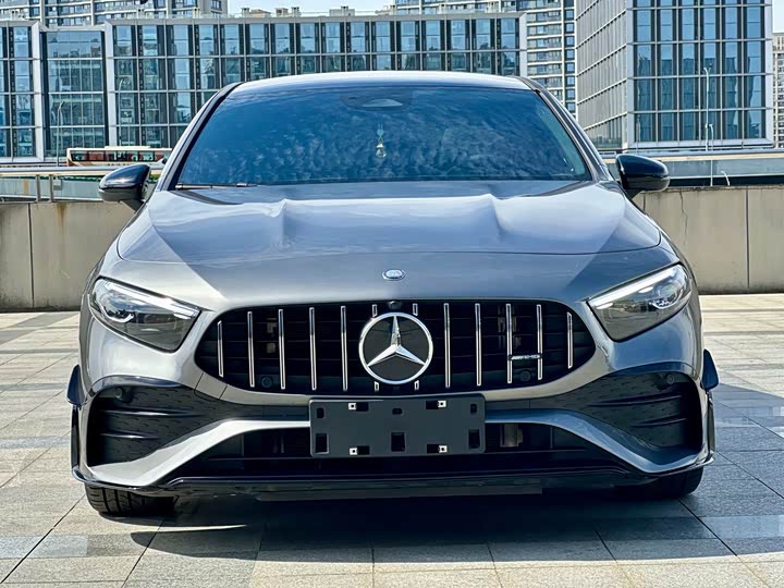 Mercedes-Benz A-Class 2024 AMG A 35 L 4 MATIC — фото 3