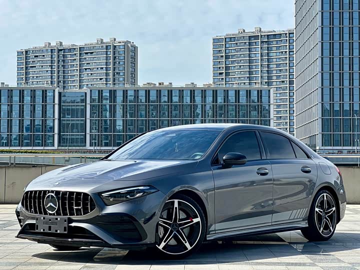 Mercedes-Benz A-Class 2024 AMG A 35 L 4 MATIC — фото 1