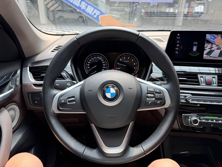 BMW X1 sDrive20Li стиль — фото 7