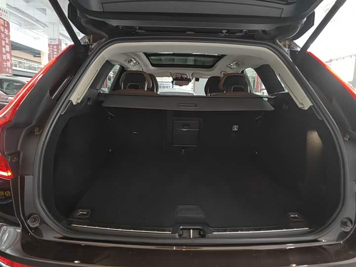 Volvo XC60 2018 T 5 4 WD — фото 15