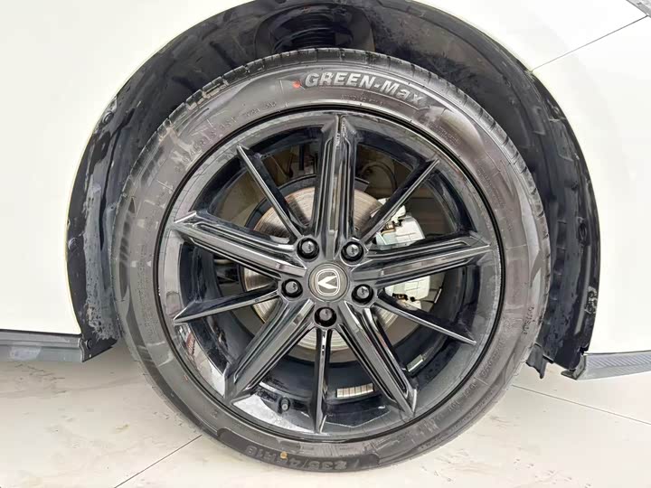 Changan UNI-V 2025 1.5 T 500 Bar — фото 14