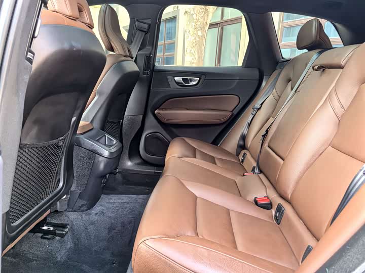 Volvo XC60 2022 B 5 4 WD — фото 7