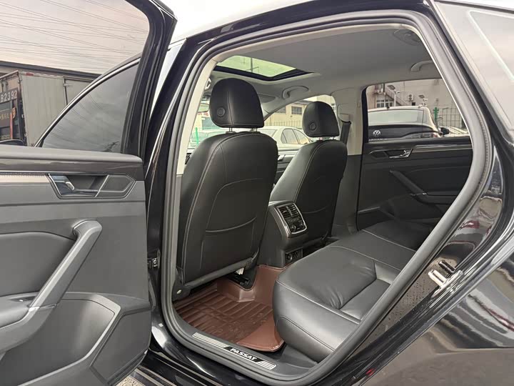 Volkswagen Passat — фото 5