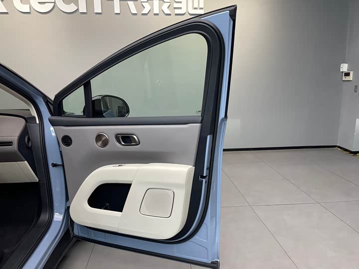 Li Auto i8 2025 — фото 30