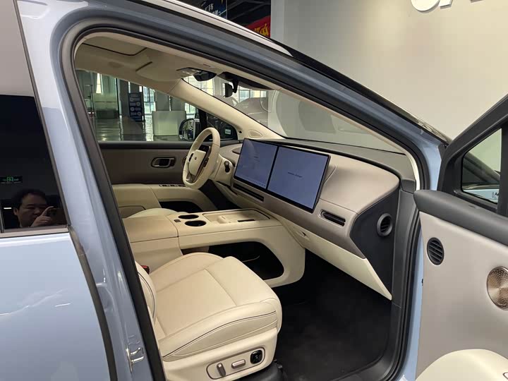 Li Auto i8 2025 — фото 15