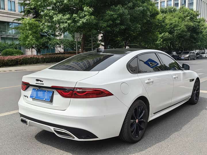 Jaguar XFL 2021 XFL 2.0 T P 250 4 WD — фото 4