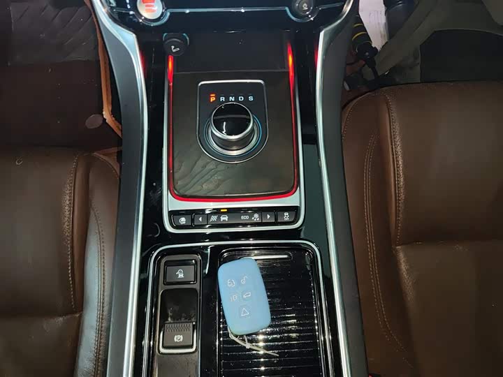 Jaguar XFL 2020 XFL 2.0 T P 250 2 WD — фото 10