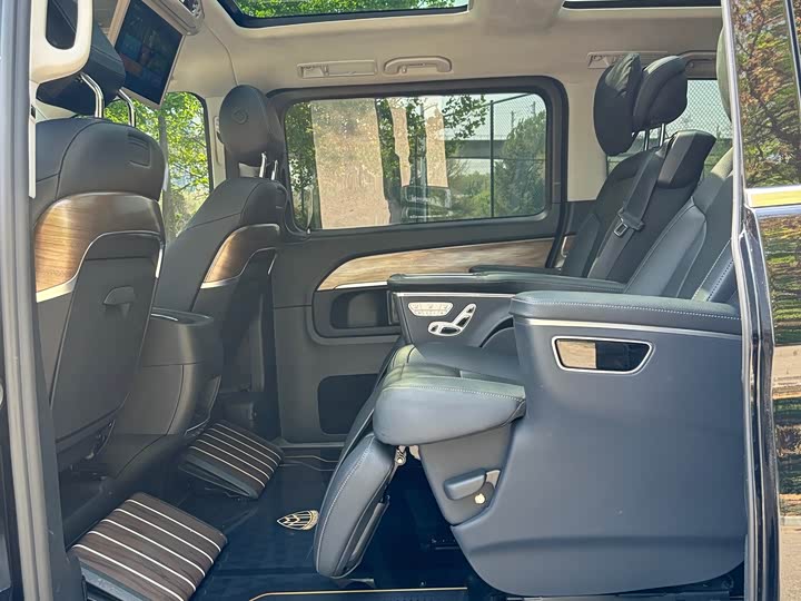 Mercedes-Benz V-Class 2022 V 260 L — фото 26